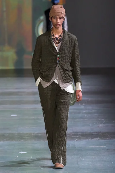 Look 9